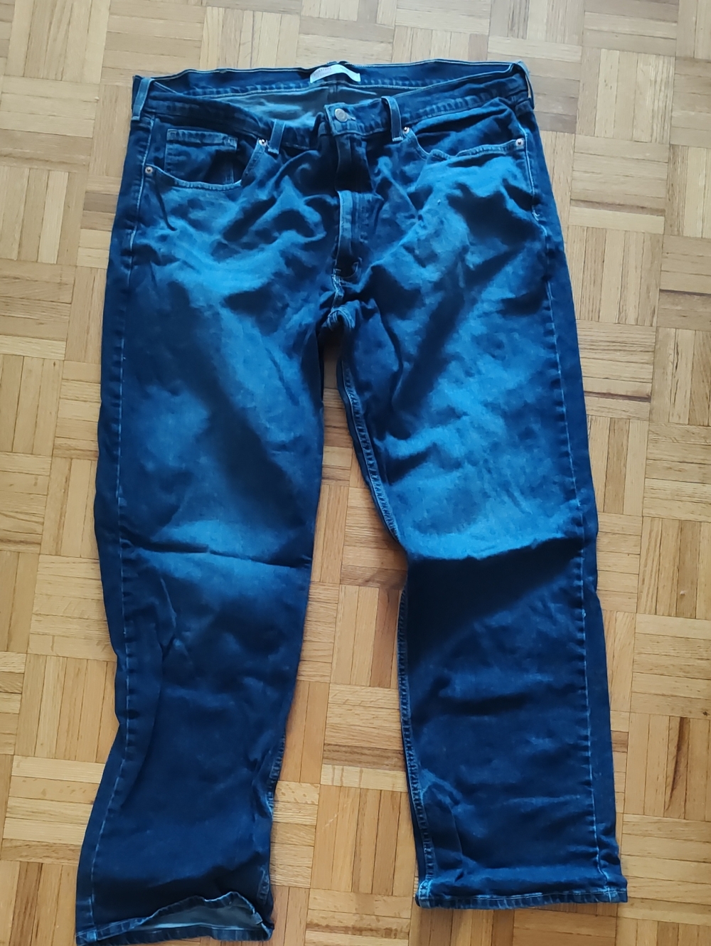 levis Men's Dark Blue Jeans - Comfortable Everyday Fit